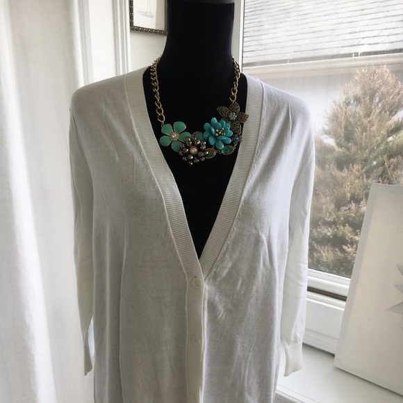 GAP Sweaters - Unworn Gap white lightweight cardigan sz L